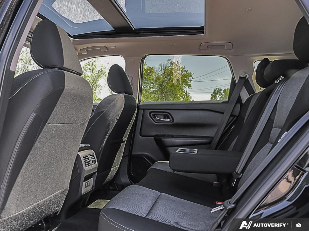 2024 Nissan Rogue SV Moonroof,AWD,REMOTE START,PWR T/GATE,H/SEATS - Photo #24