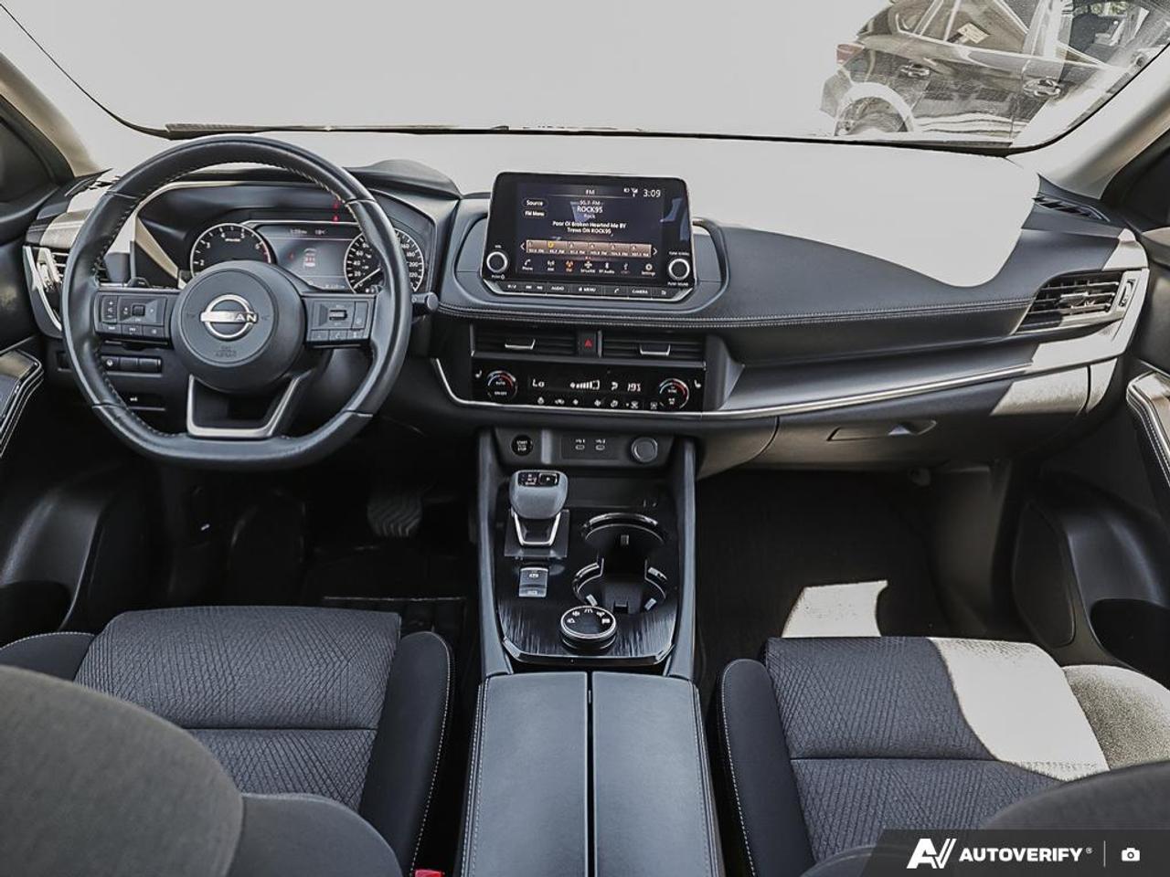 2024 Nissan Rogue SV Moonroof,AWD,REMOTE START,PWR T/GATE,H/SEATS Photo