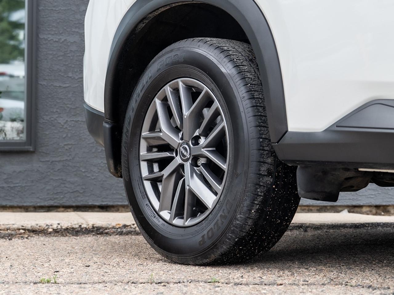 2024 Nissan Rogue AWD S Photo3