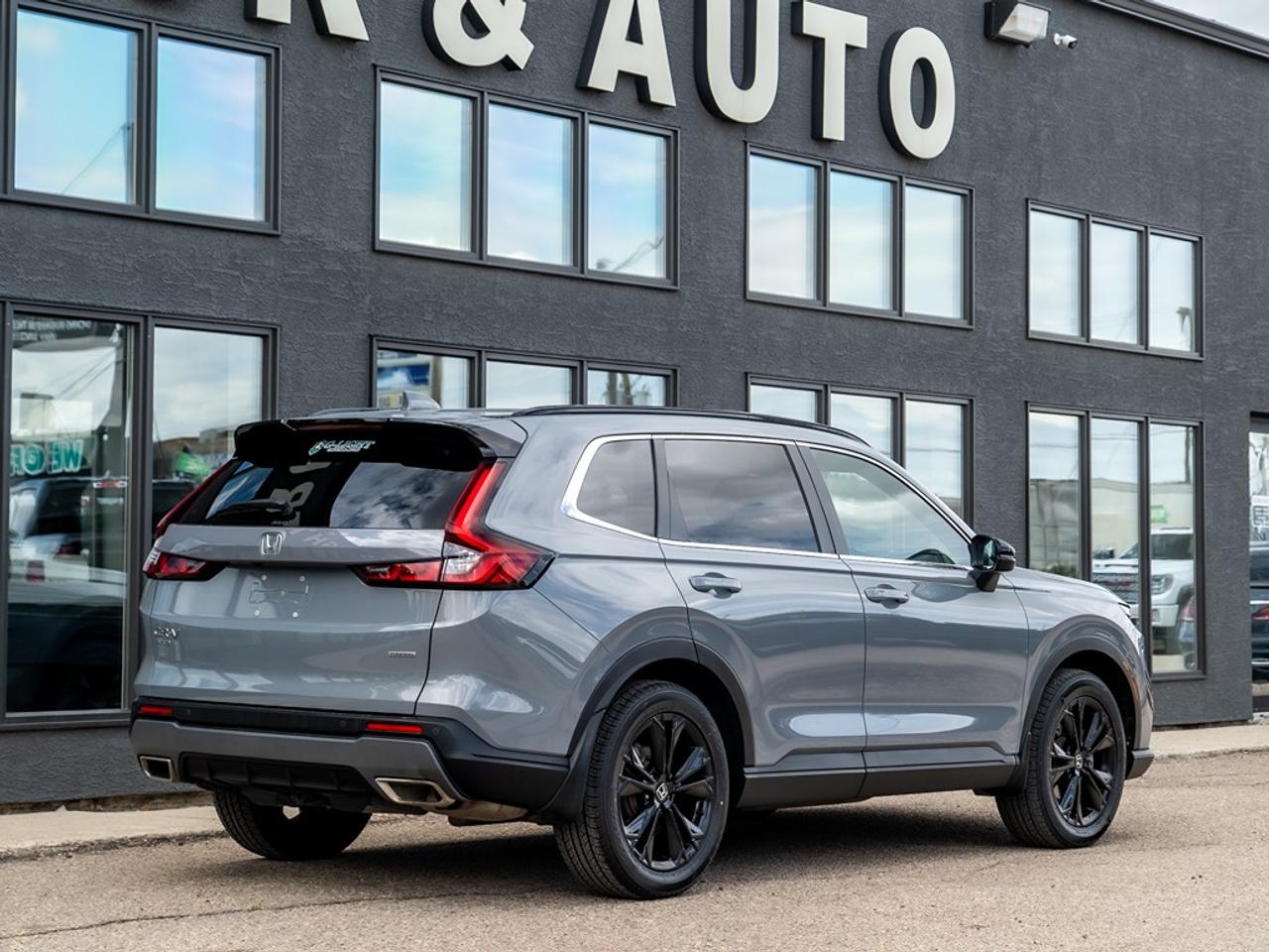2023 Honda CR-V Hybrid Touring AWD Photo27