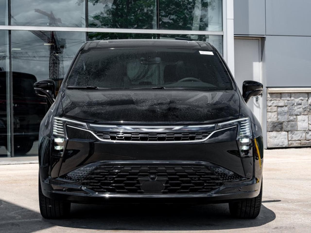 2027 Chrysler Pacifica Select Photo