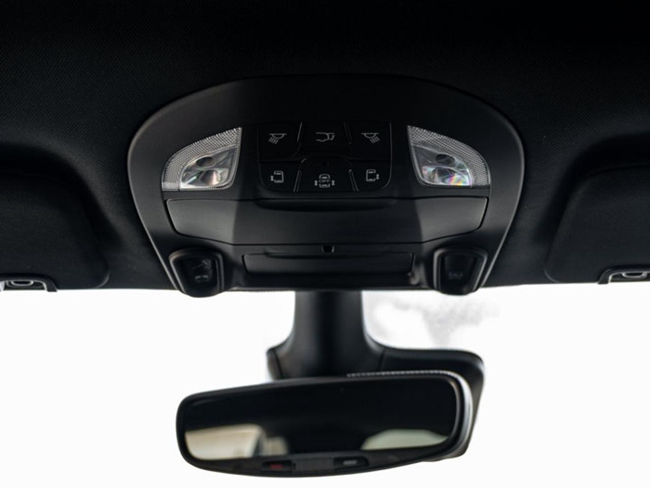 2027 Chrysler Pacifica Select Photo