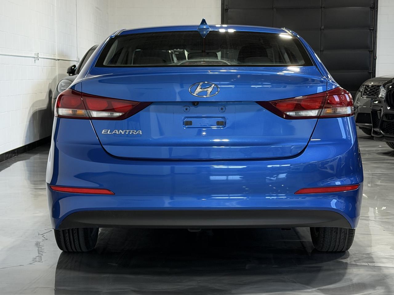 2018 Hyundai Elantra GL Photo3