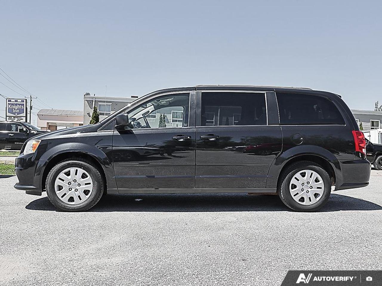 2015 Dodge Grand Caravan SXT, LOW KM'S, 7 PASSENGER, ECON, STOW-N-GO - Photo #3
