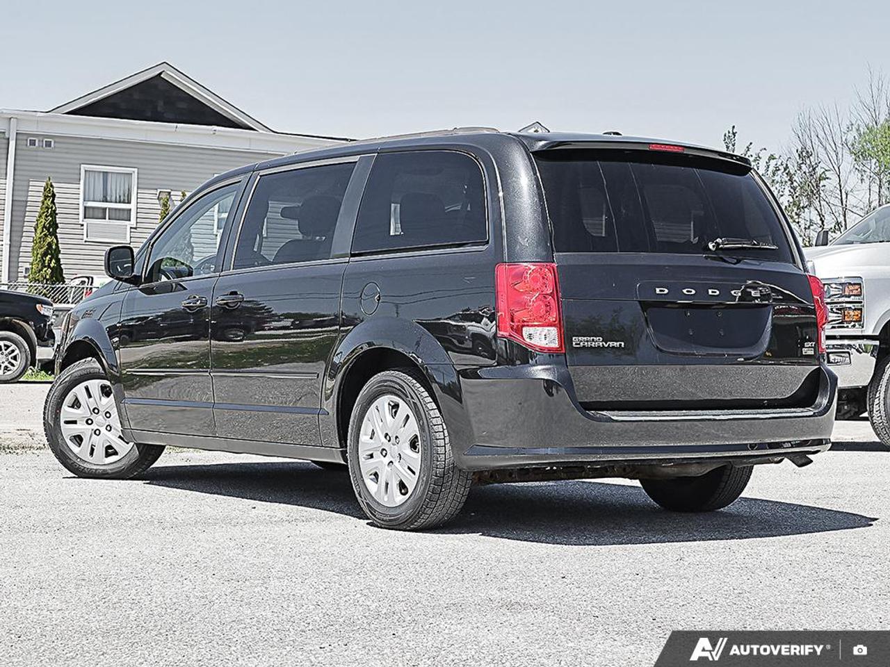 2015 Dodge Grand Caravan SXT, LOW KM'S, 7 PASSENGER, ECON, STOW-N-GO - Photo #4