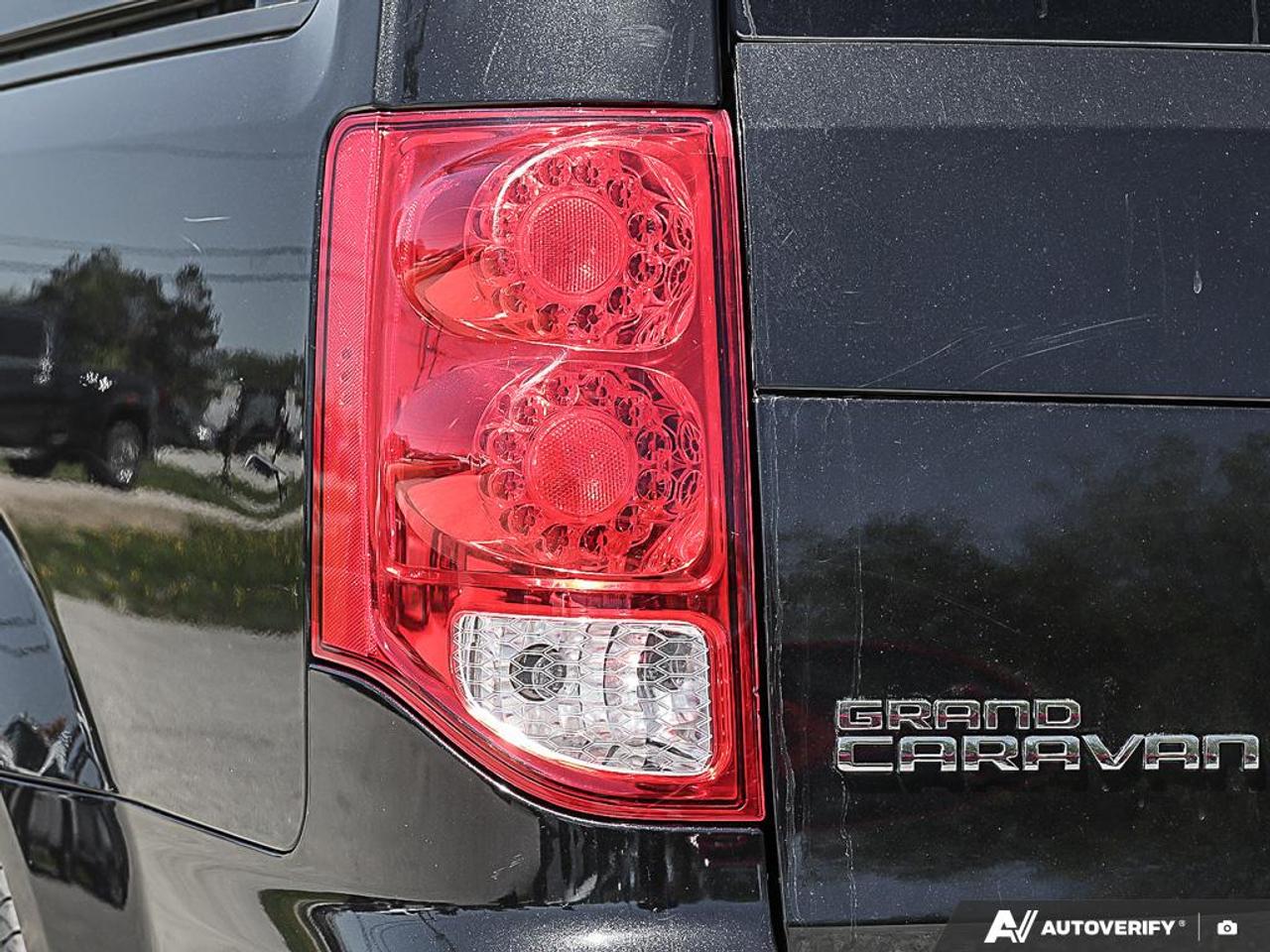 2015 Dodge Grand Caravan SXT, LOW KM'S, 7 PASSENGER, ECON, STOW-N-GO Photo