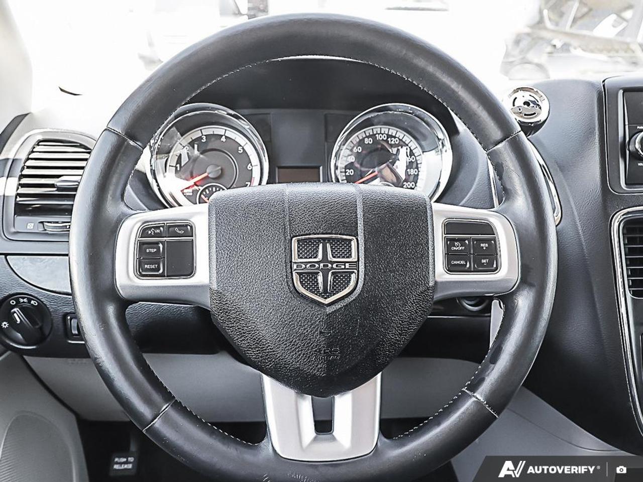 2015 Dodge Grand Caravan SXT, LOW KM'S, 7 PASSENGER, ECON, STOW-N-GO - Photo #14