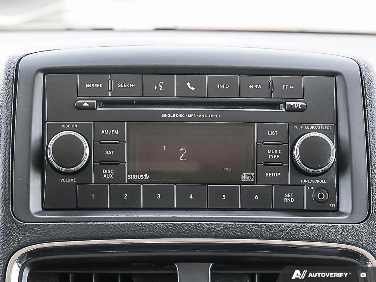 2015 Dodge Grand Caravan SXT, LOW KM'S, 7 PASSENGER, ECON, STOW-N-GO Photo