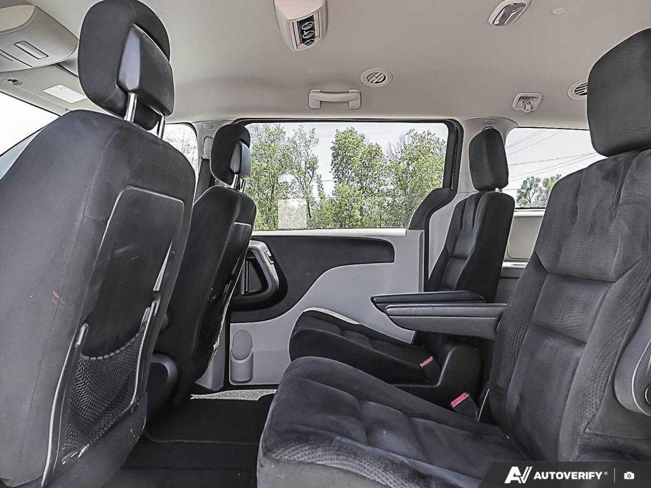 2015 Dodge Grand Caravan SXT, LOW KM'S, 7 PASSENGER, ECON, STOW-N-GO Photo