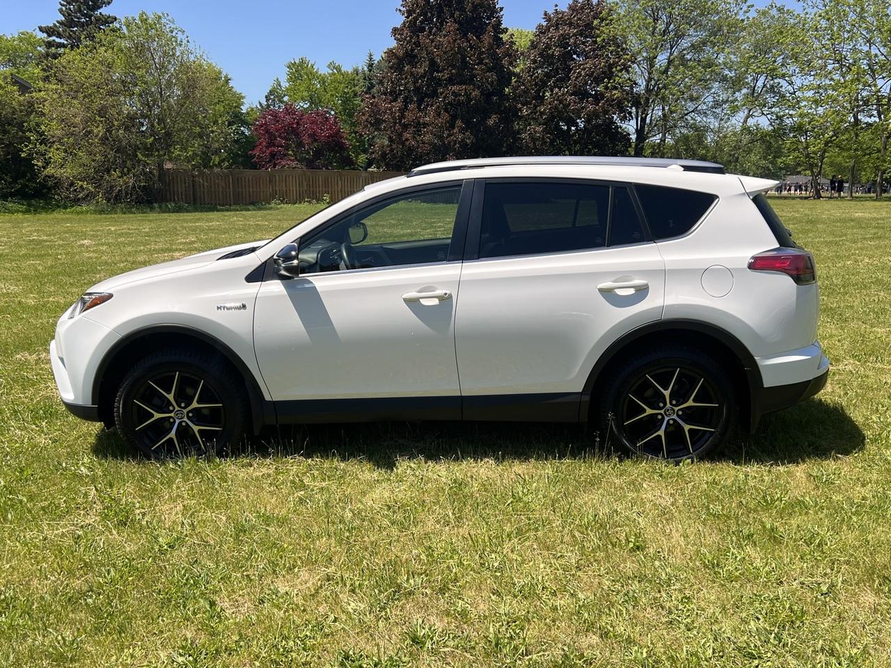 2018 Toyota RAV4 Hybrid SE *LOW Kms Photo