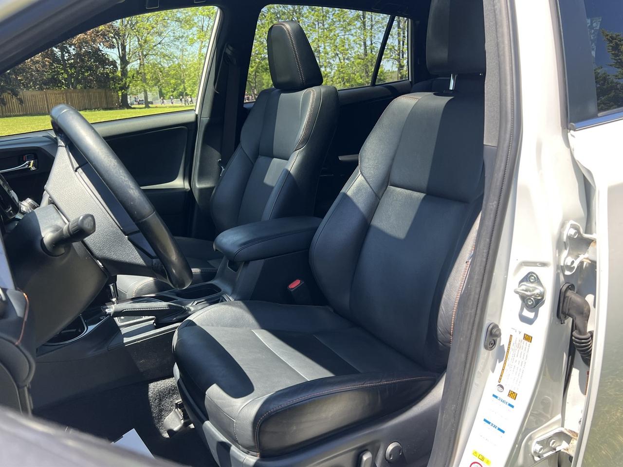 2018 Toyota RAV4 Hybrid SE *LOW Kms Photo