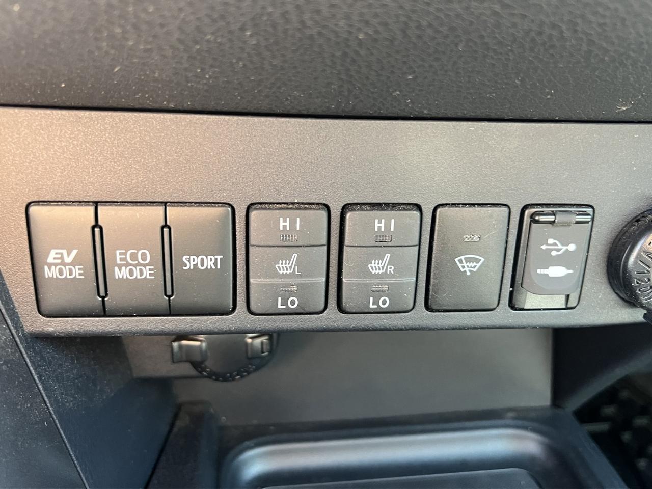 2018 Toyota RAV4 Hybrid SE *LOW Kms Photo