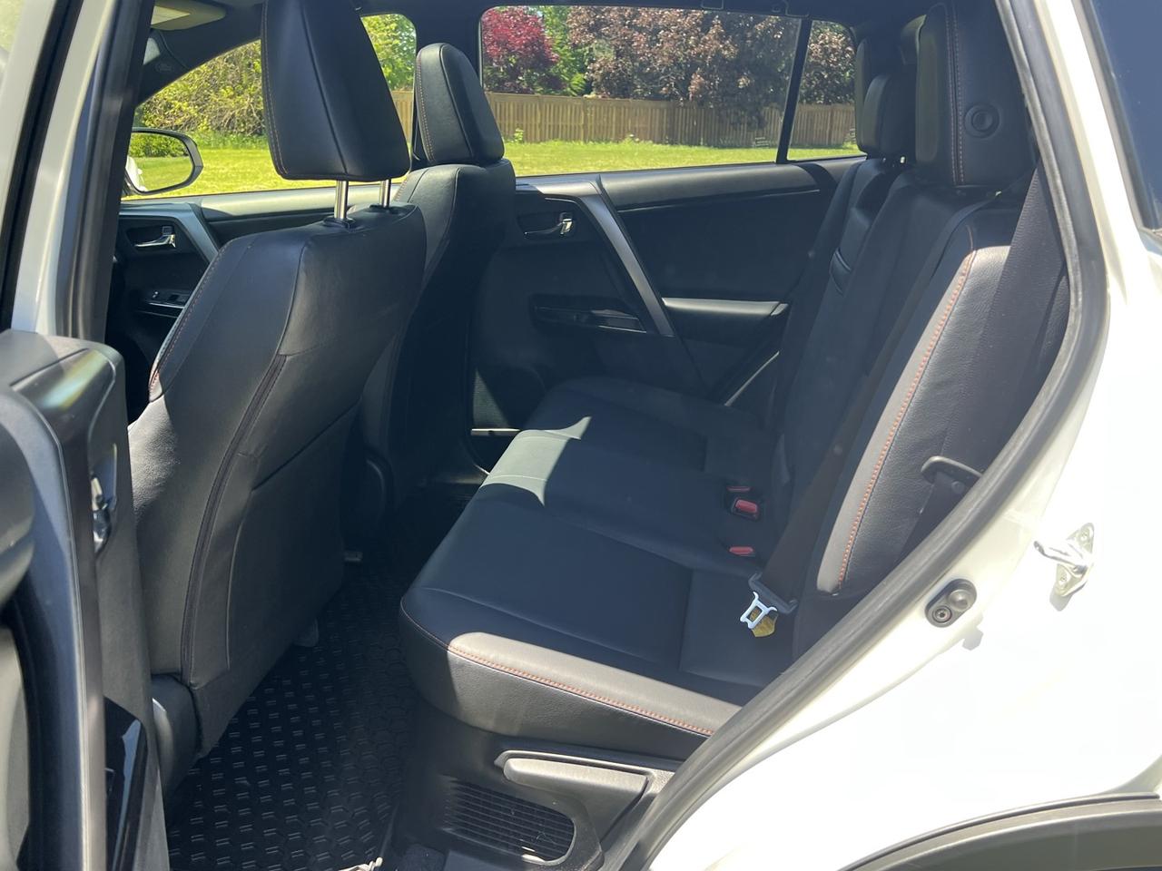 2018 Toyota RAV4 Hybrid SE *LOW Kms Photo