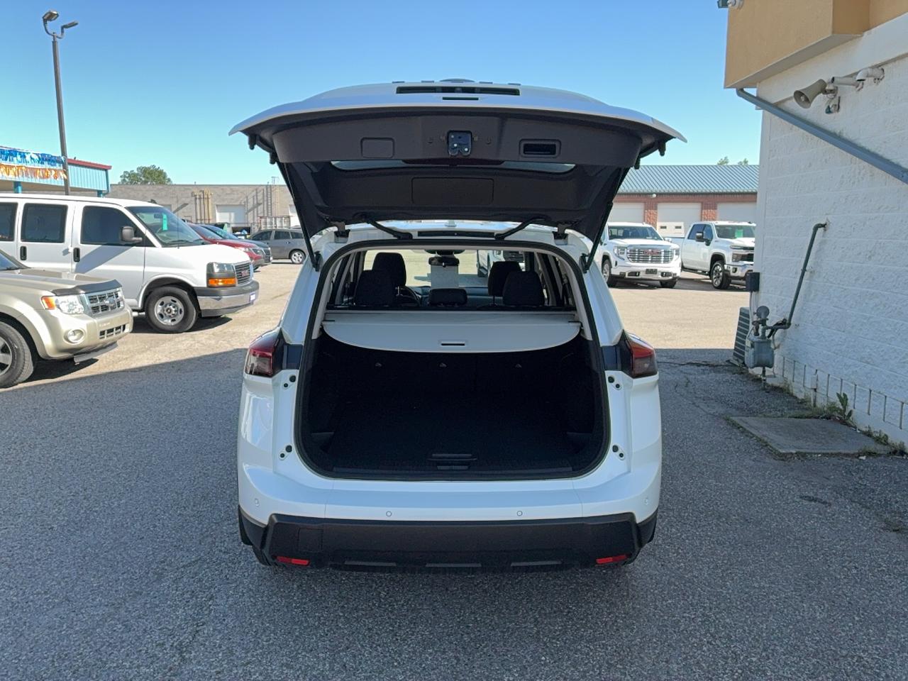 2024 Nissan Rogue S AWD 1.5L3cylGas HeatedSeats&SteeringWheel Photo