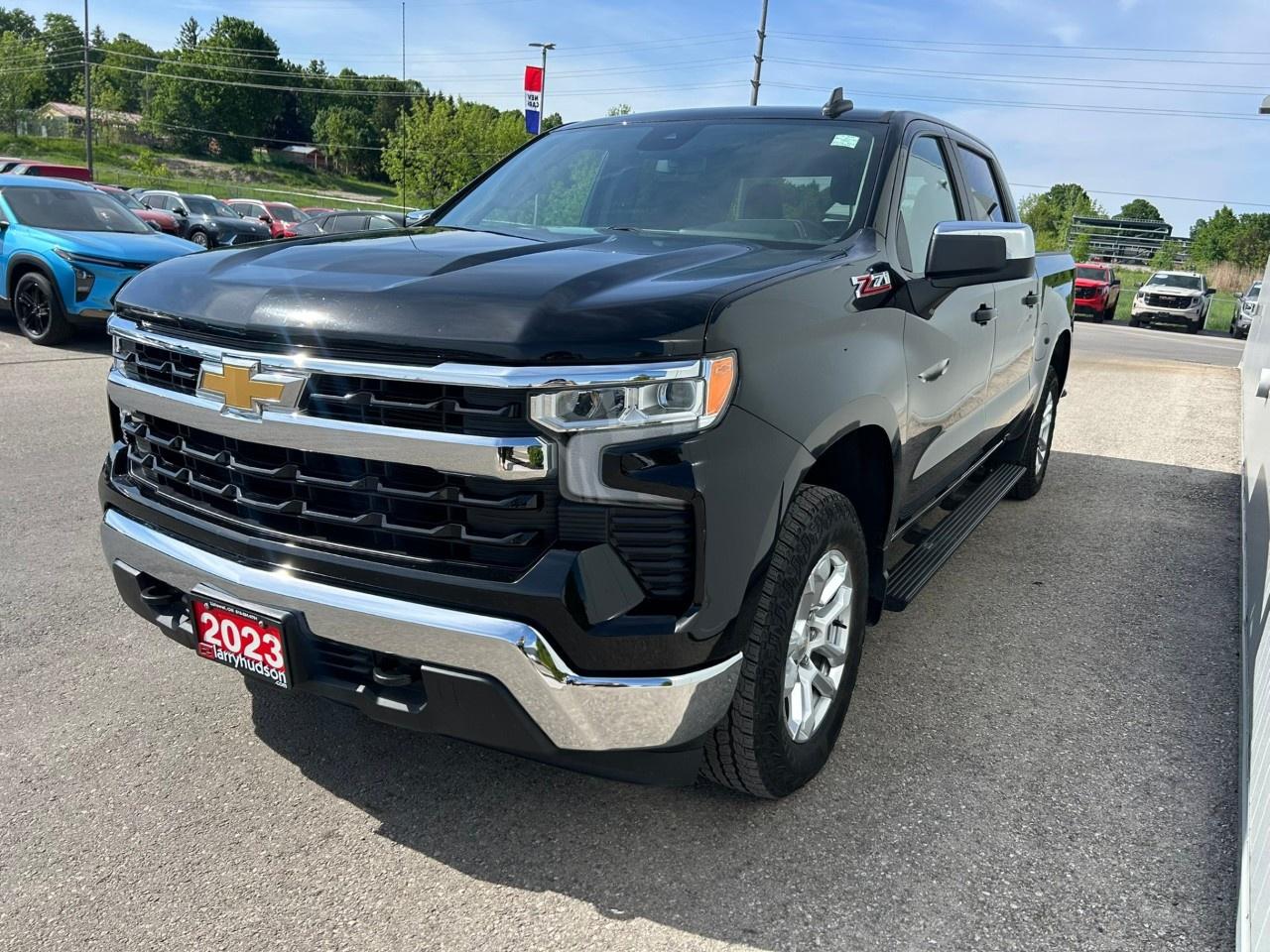 2023 Chevrolet Silverado 1500 Crew Cab Short Box 4-Wheel Drive LT Photo3