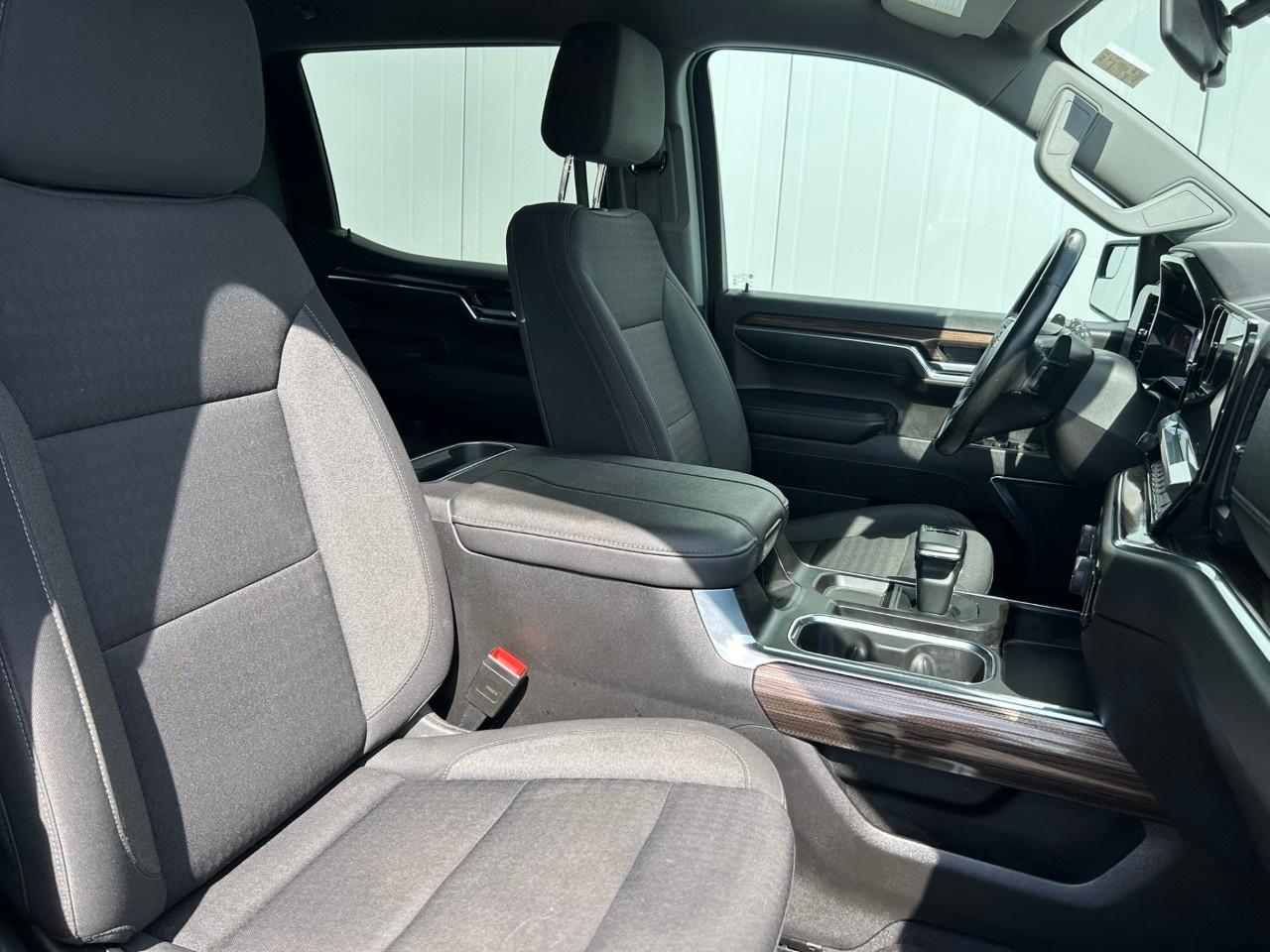 2023 Chevrolet Silverado 1500 Crew Cab Short Box 4-Wheel Drive LT Photo