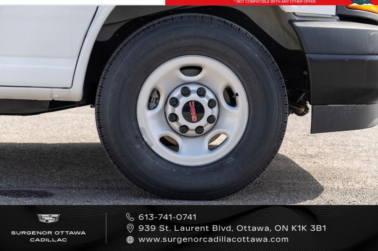 2026 GMC Savana Cargo Van 2500 Extended Wheelbase Rear-Wheel Drive Photo5