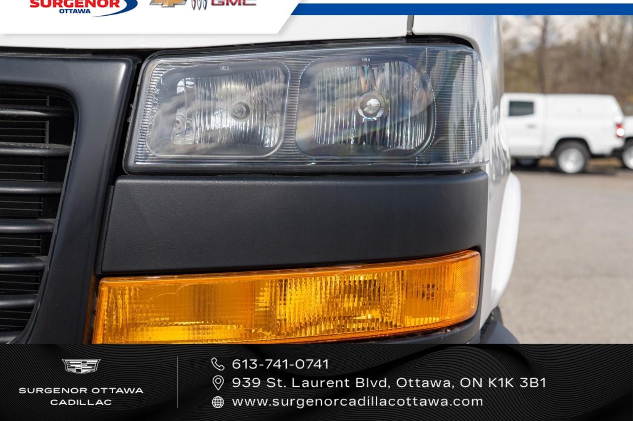 2026 GMC Savana Cargo Van 2500 Regular Wheelbase Rear-Wheel Drive Photo
