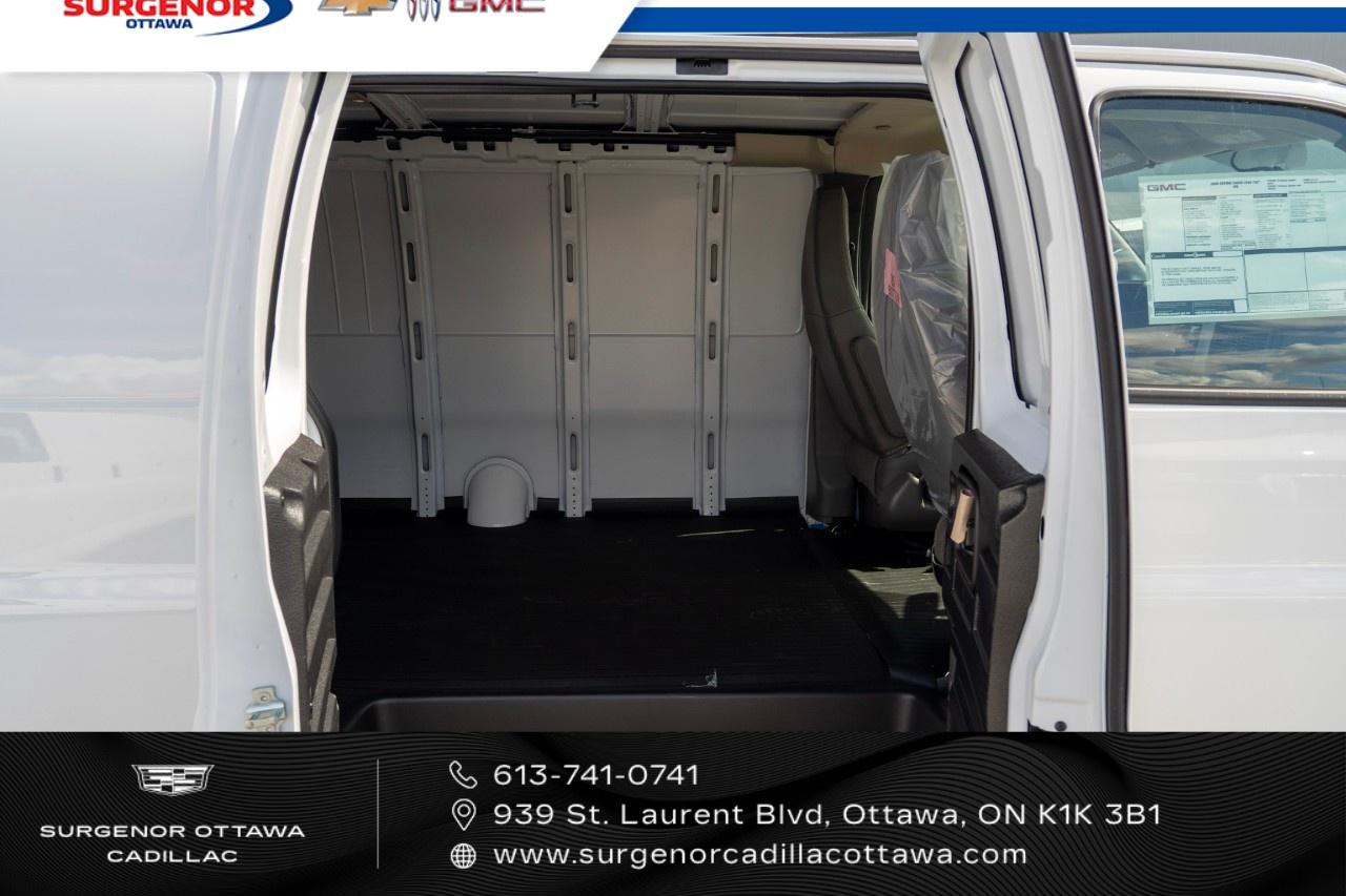 2026 GMC Savana Cargo Van 2500 Regular Wheelbase Rear-Wheel Drive Photo