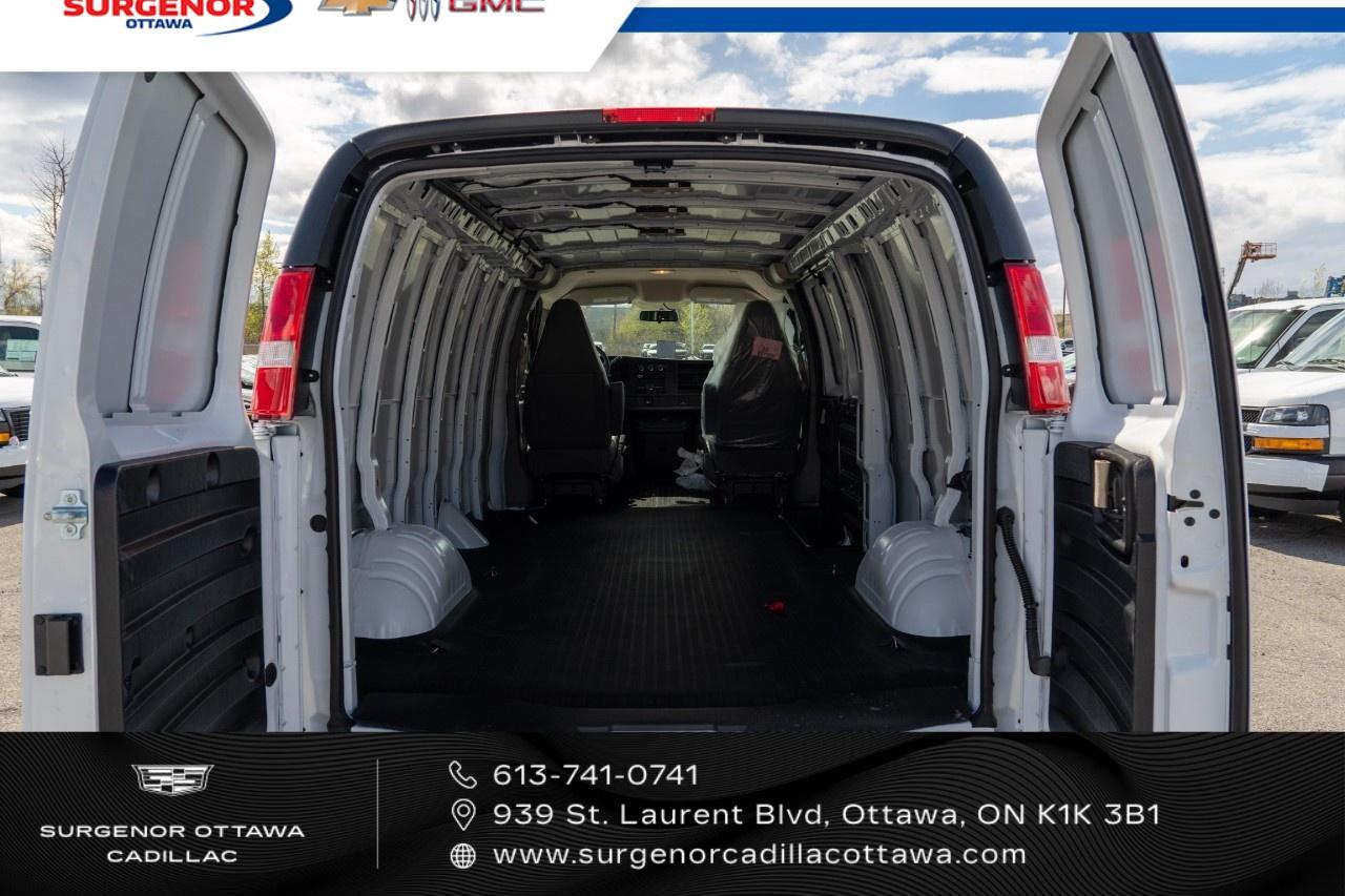 2026 GMC Savana Cargo Van 2500 Regular Wheelbase Rear-Wheel Drive Photo