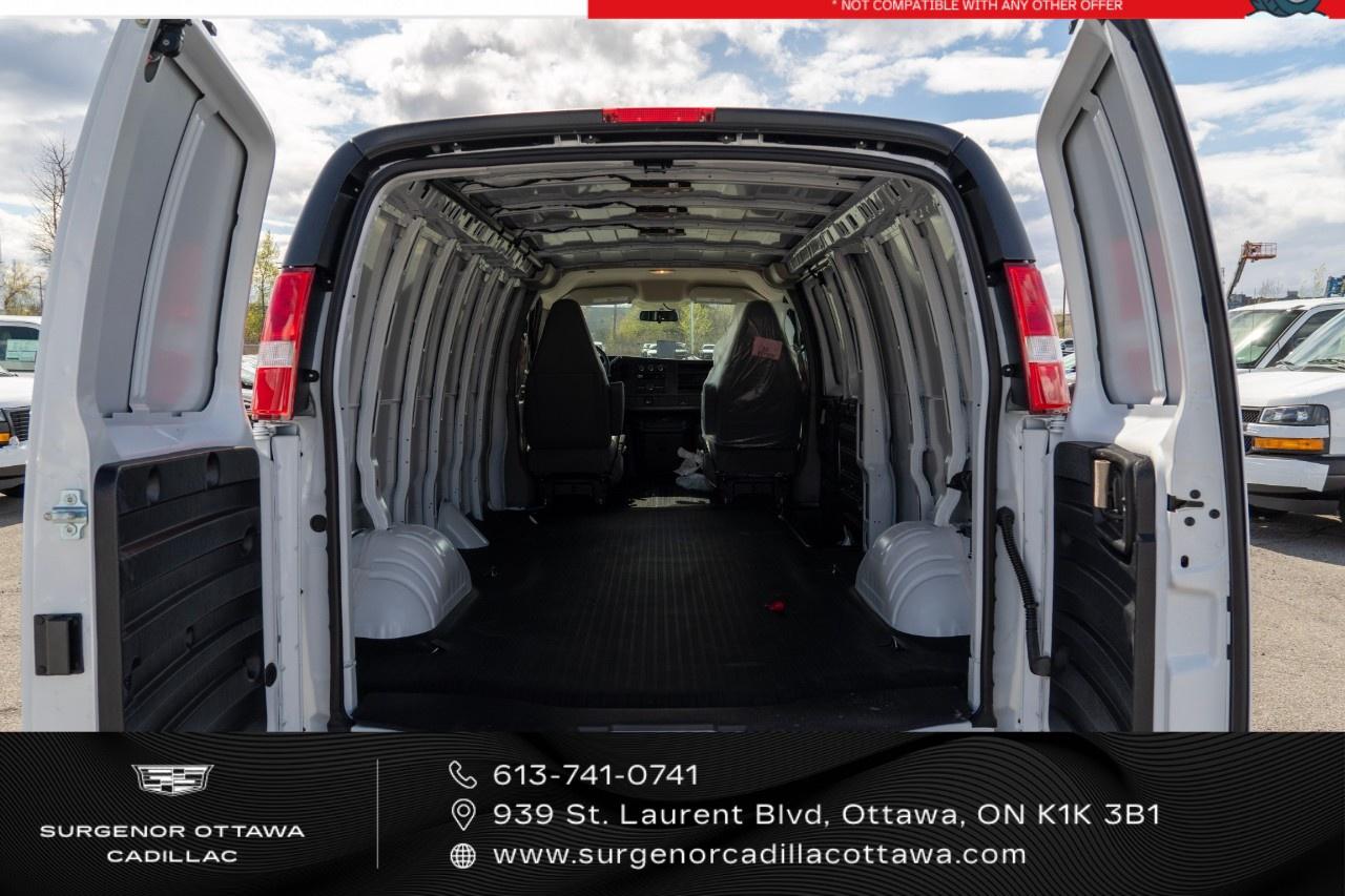 2026 GMC Savana Cargo Van 2500 Extended Wheelbase Rear-Wheel Drive Photo