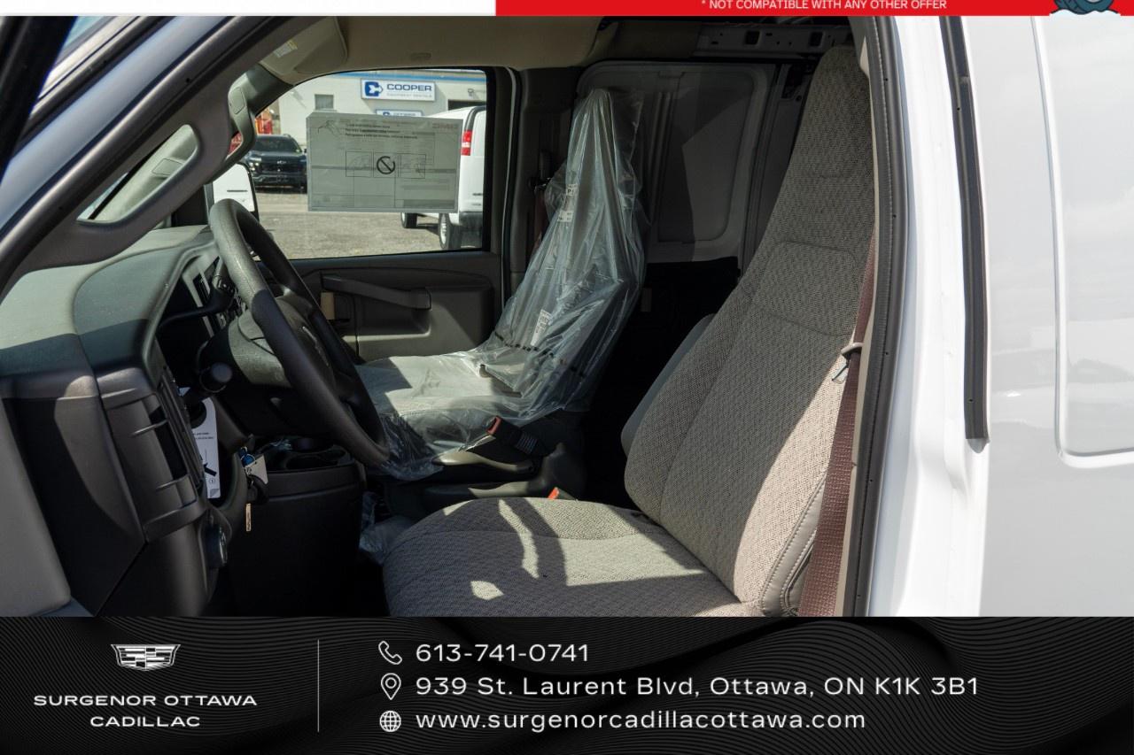 2026 GMC Savana Cargo Van 2500 Extended Wheelbase Rear-Wheel Drive Photo