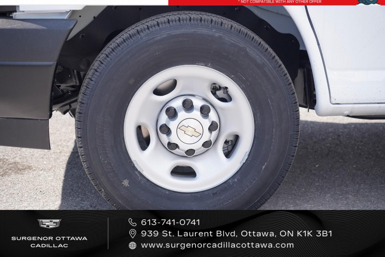 2026 Chevrolet Express Cargo Van 2500 Extended Wheelbase Rear-Wheel Drive Photo5