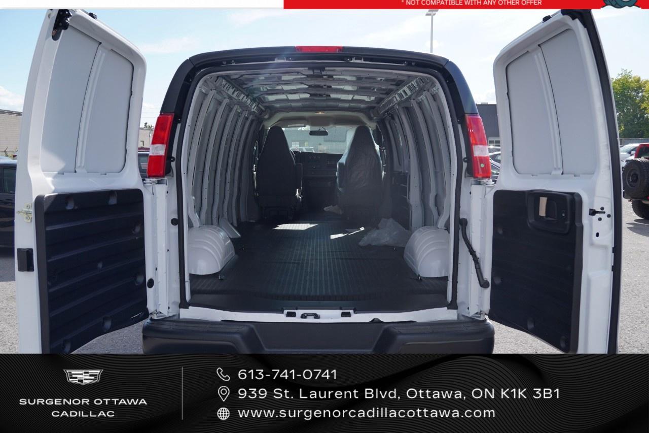 2026 Chevrolet Express Cargo Van 2500 Extended Wheelbase Rear-Wheel Drive Photo