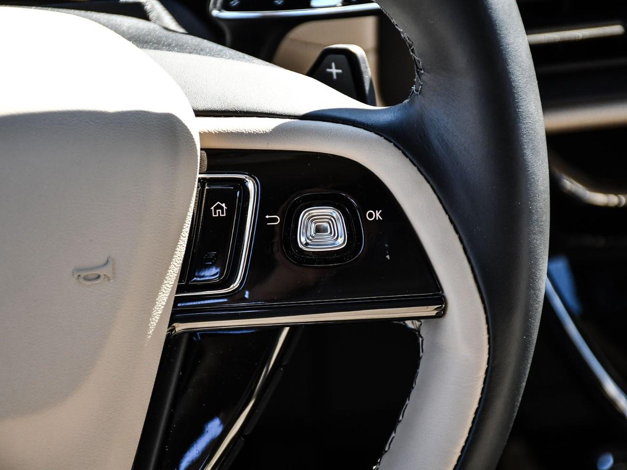 2026 Lincoln Corsair Reserve AWD Photo