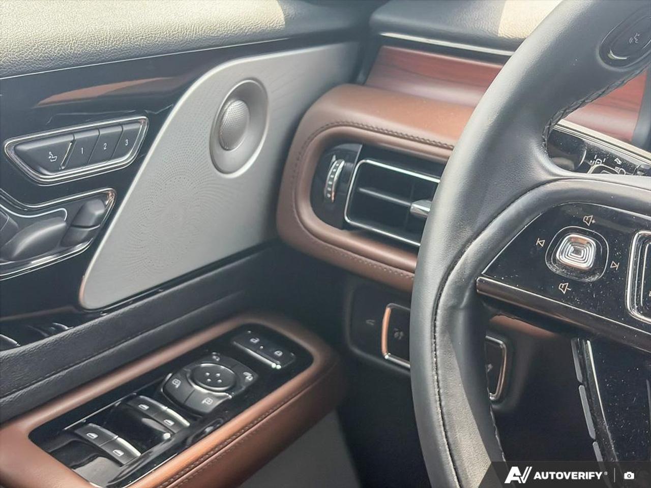 2022 Lincoln Aviator Reserve 201A|22 WHLS|NO ACCIDENTS|1 OWNER Photo