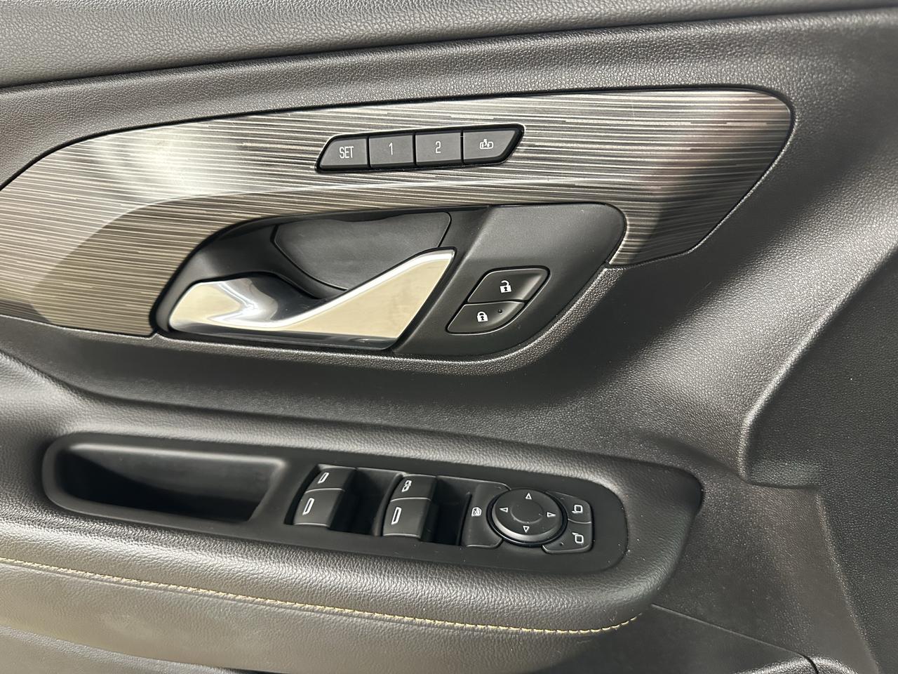 2018 GMC Terrain SLT Photo11