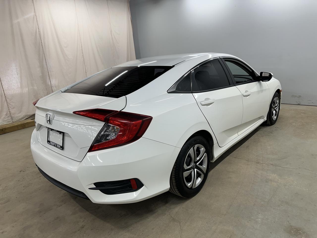2018 Honda Civic LX MANUAL | CLEAN CARFAX | HEATED SEATS | Photo24