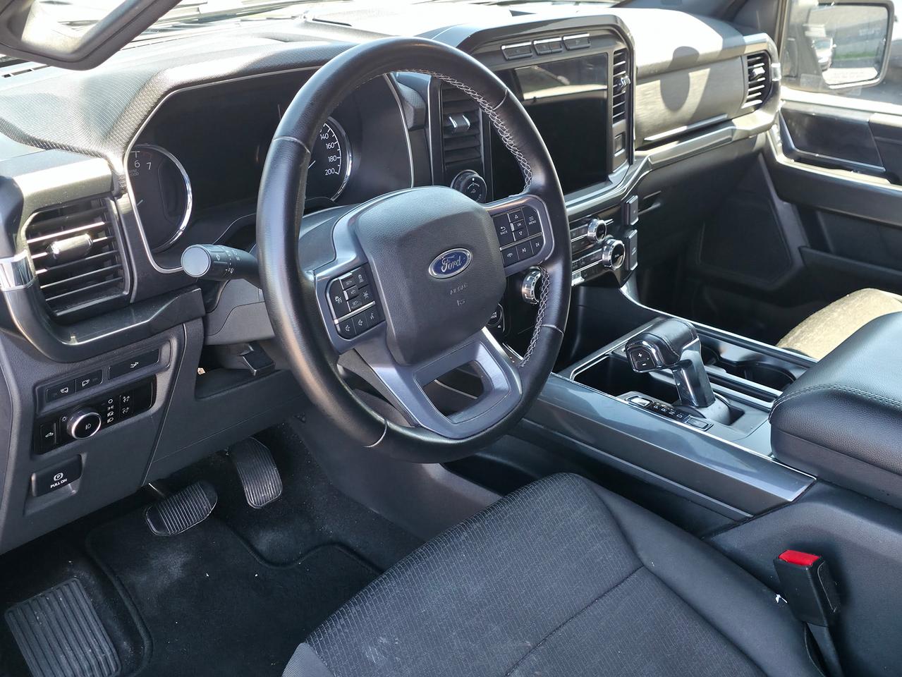 2023 Ford F-150 XL 4WD SuperCrew 6.5' Box *LOW KMS* Photo