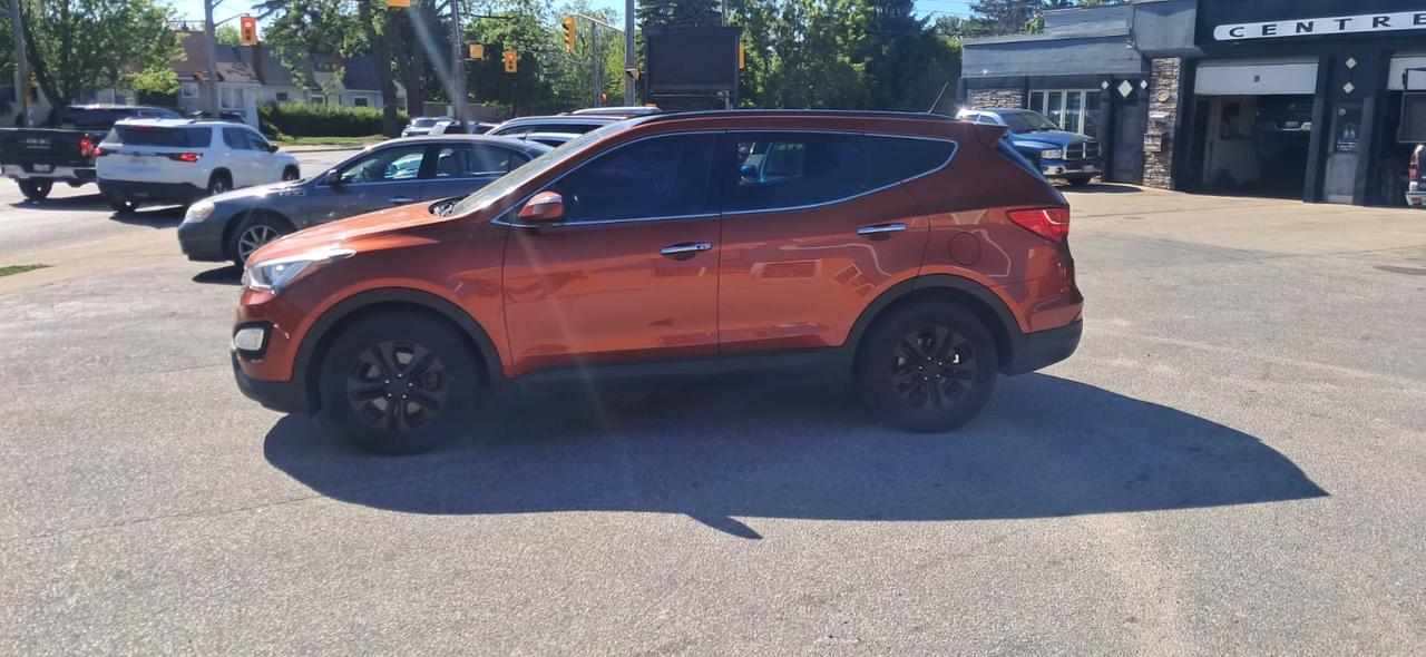 2016 Hyundai Santa Fe AWD 4dr 2.4L Luxury Photo