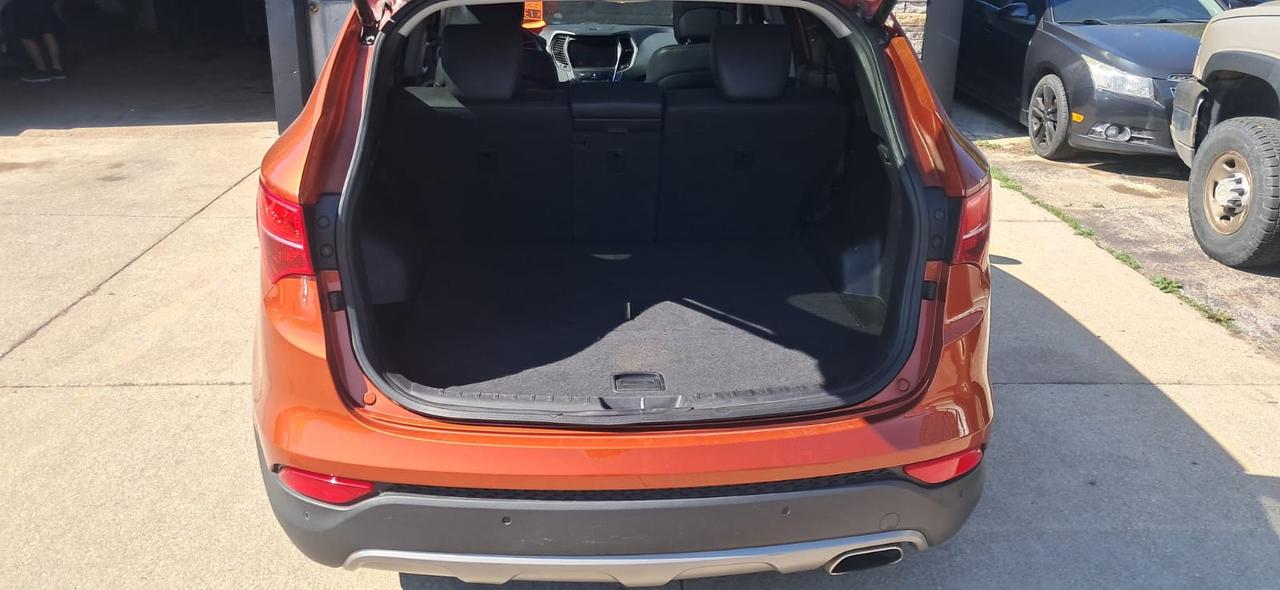 2016 Hyundai Santa Fe AWD 4dr 2.4L Luxury Photo