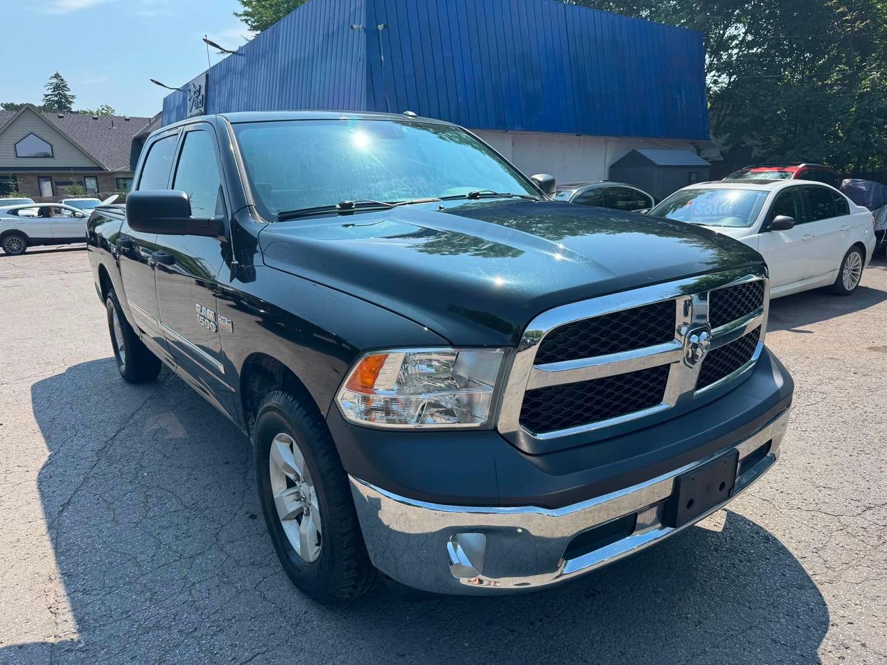 2017 RAM 1500 4WD Crew Cab 140.5" ST