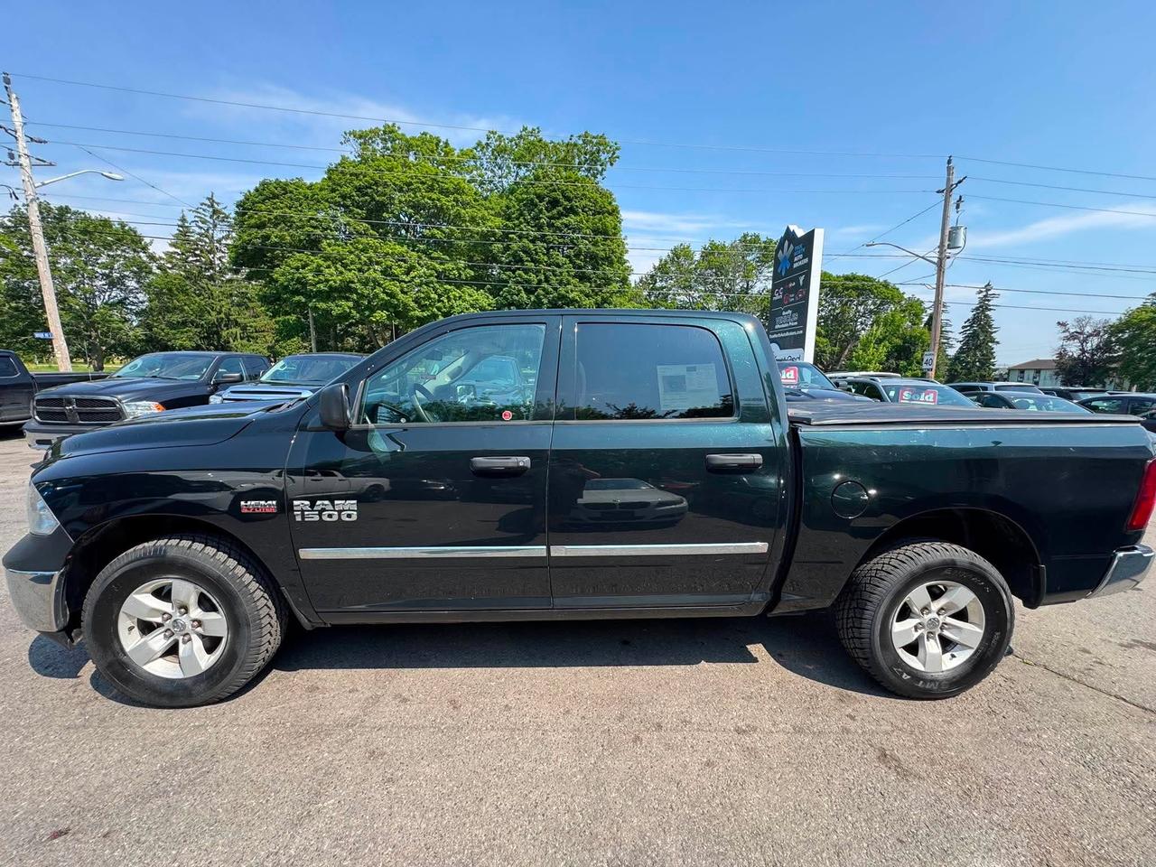 2017 RAM 1500 4WD Crew Cab 140.5" ST - Photo #4