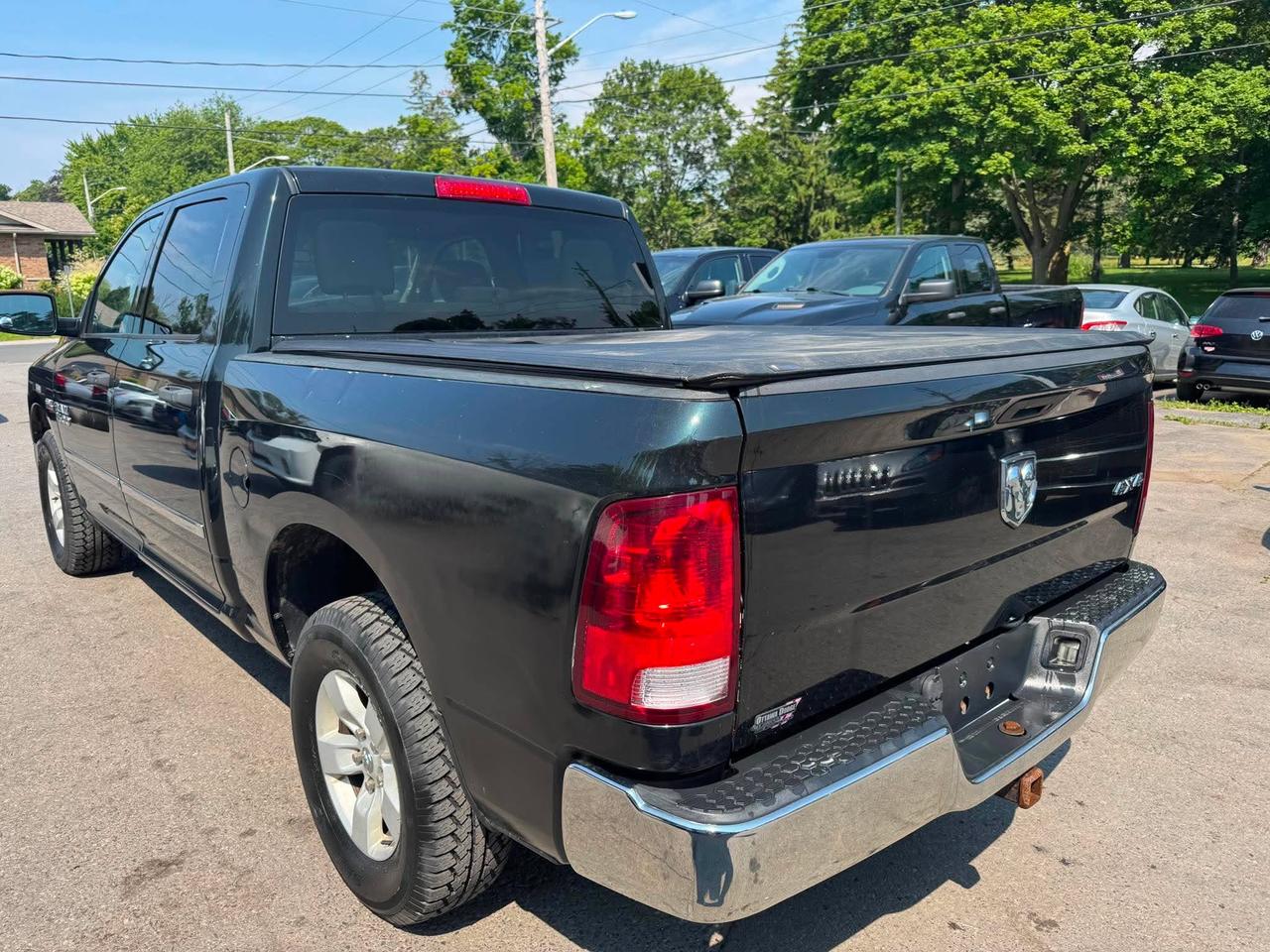 2017 RAM 1500 4WD Crew Cab 140.5" ST Photo