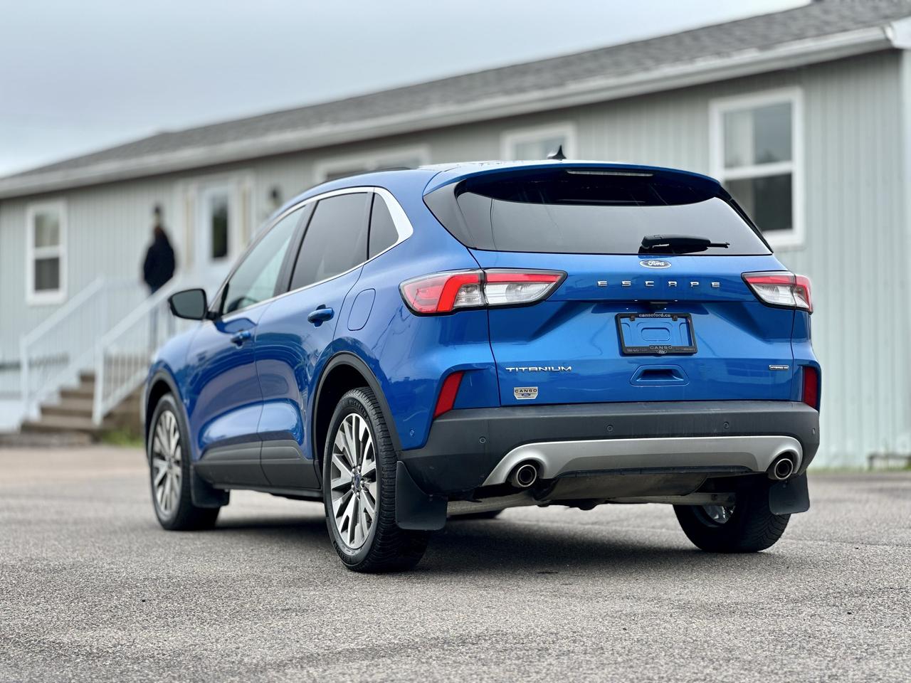 2020 Ford Escape TIT TITANIUM AWD WITH PREMIUM PACKAGE Photo3