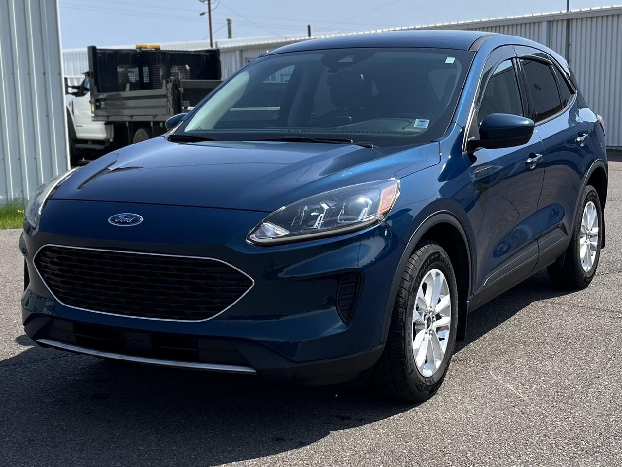 2020 Ford Escape SE Photo2
