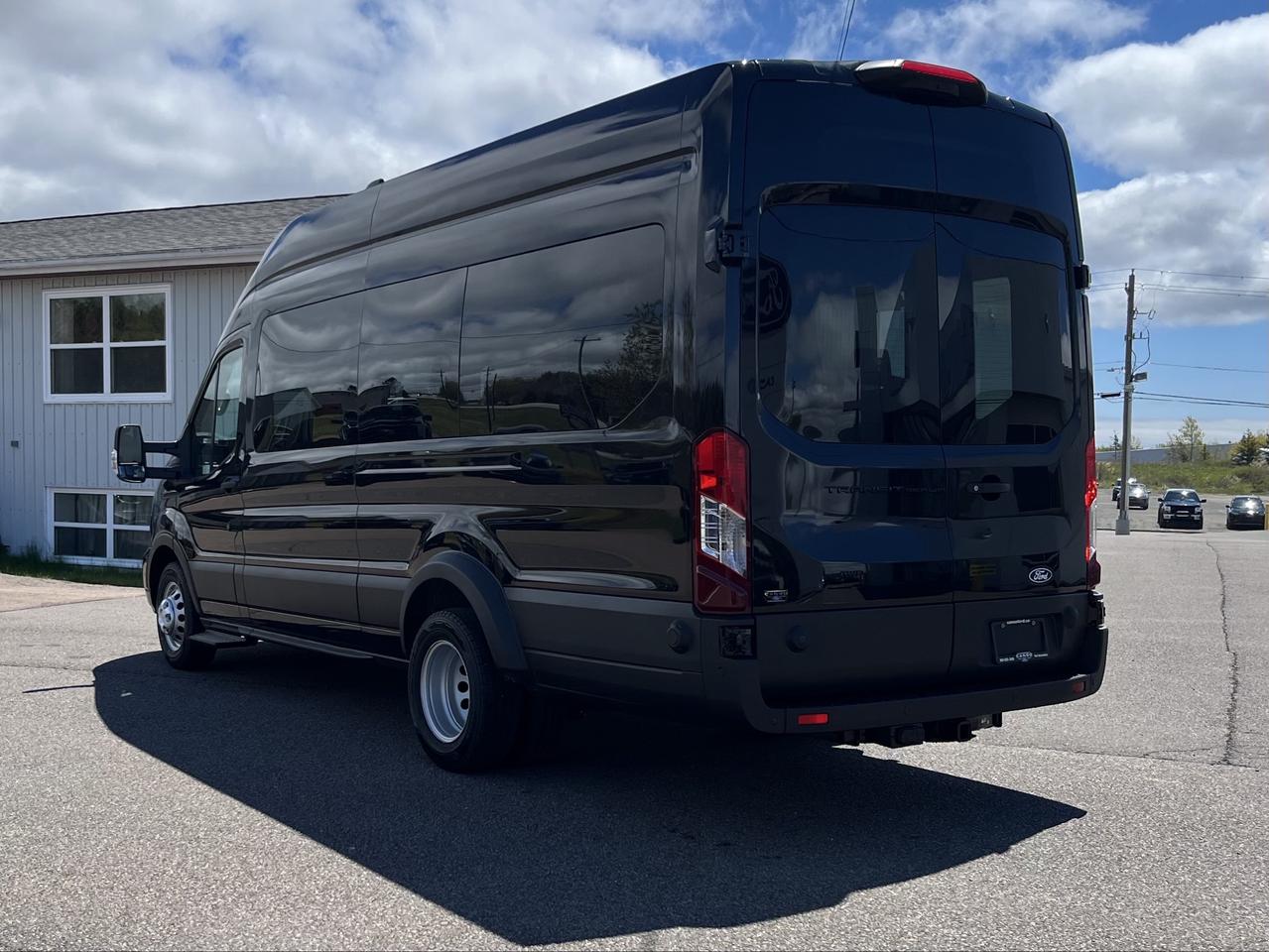 2026 Ford Transit Passenger Wagon T-350 HD 148" EL High Roof XL DRW AWD Photo4