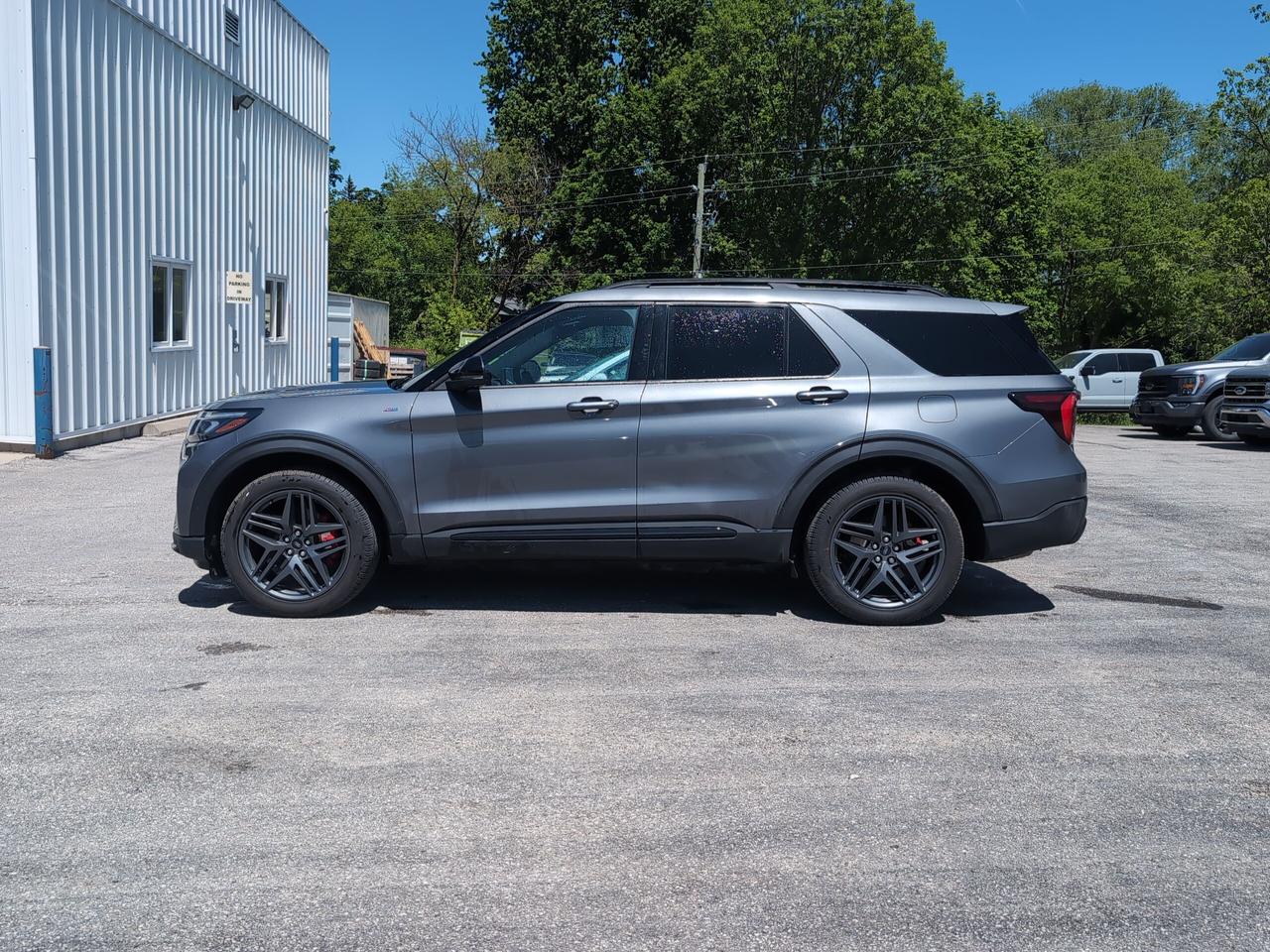 2025 Ford Explorer ST-Line 4WD Photo2