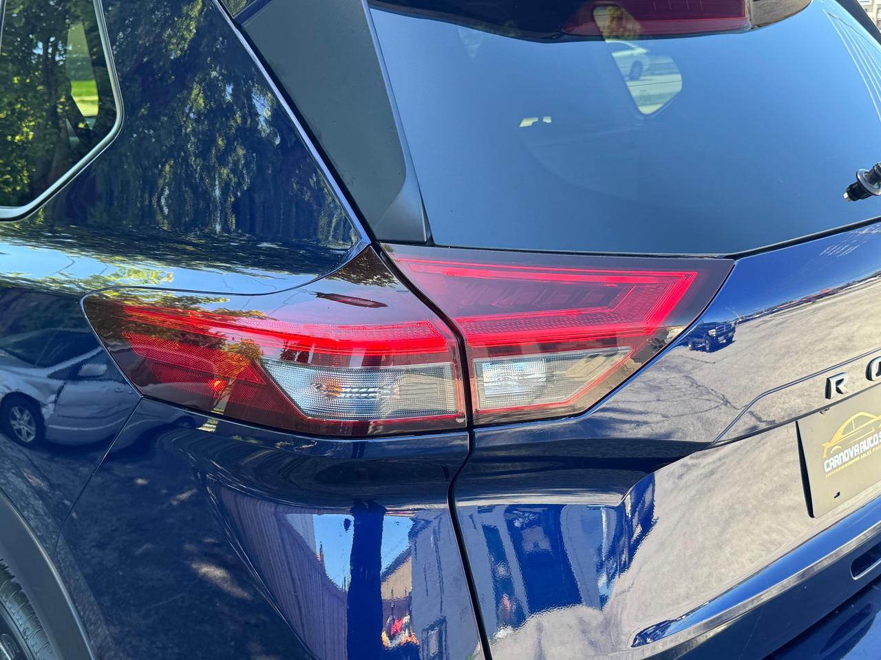 2024 Nissan Rogue SV Moonroof+ONE OWNER+CLEAN CARFAX Photo