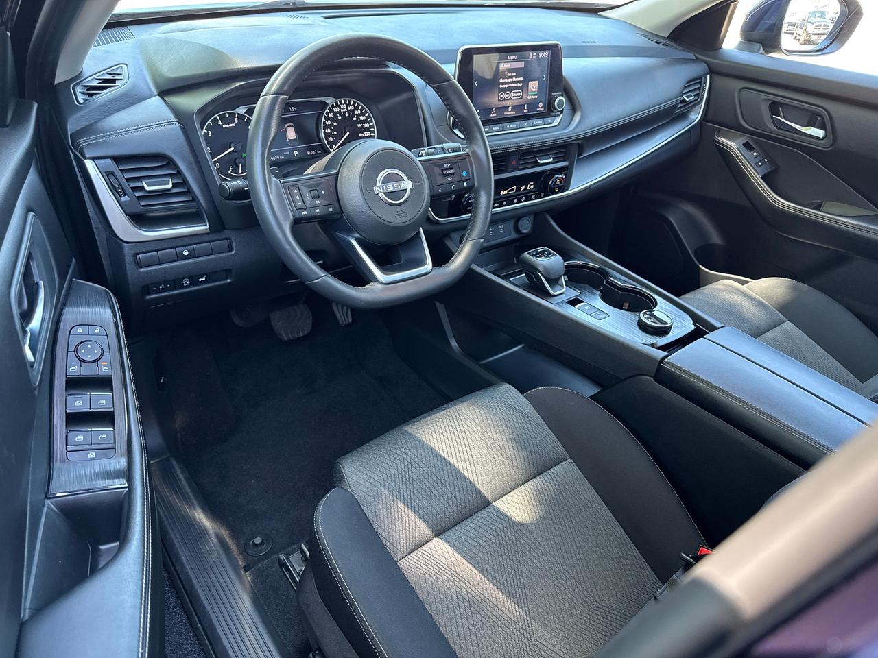 2024 Nissan Rogue SV Moonroof+ONE OWNER+CLEAN CARFAX Photo