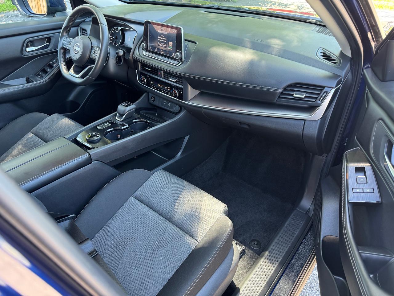 2024 Nissan Rogue SV Moonroof+ONE OWNER+CLEAN CARFAX Photo