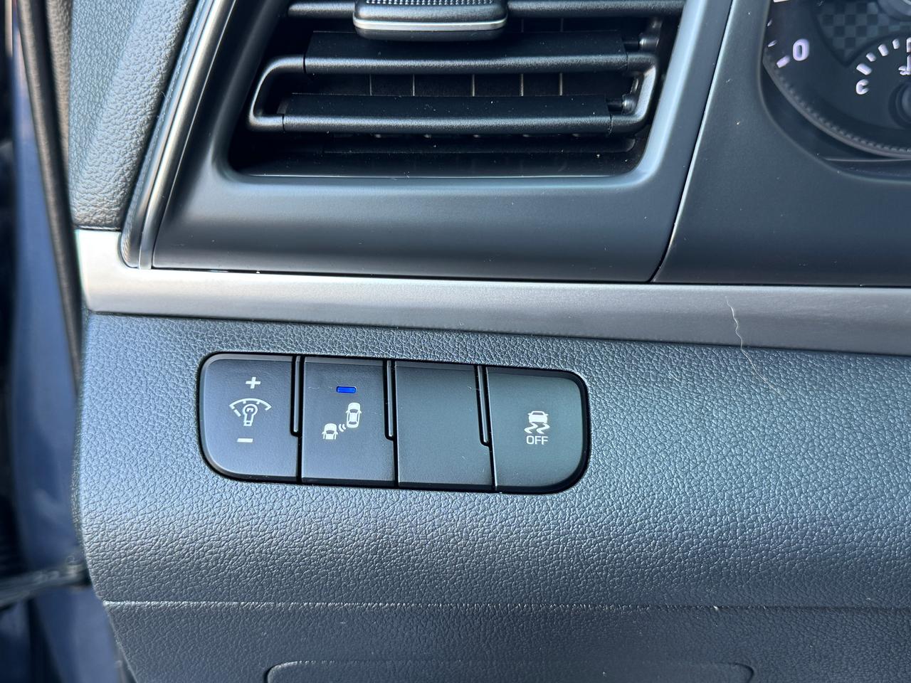 2019 Hyundai Elantra Preferred+One Owner+CLEAN CARFAX Photo