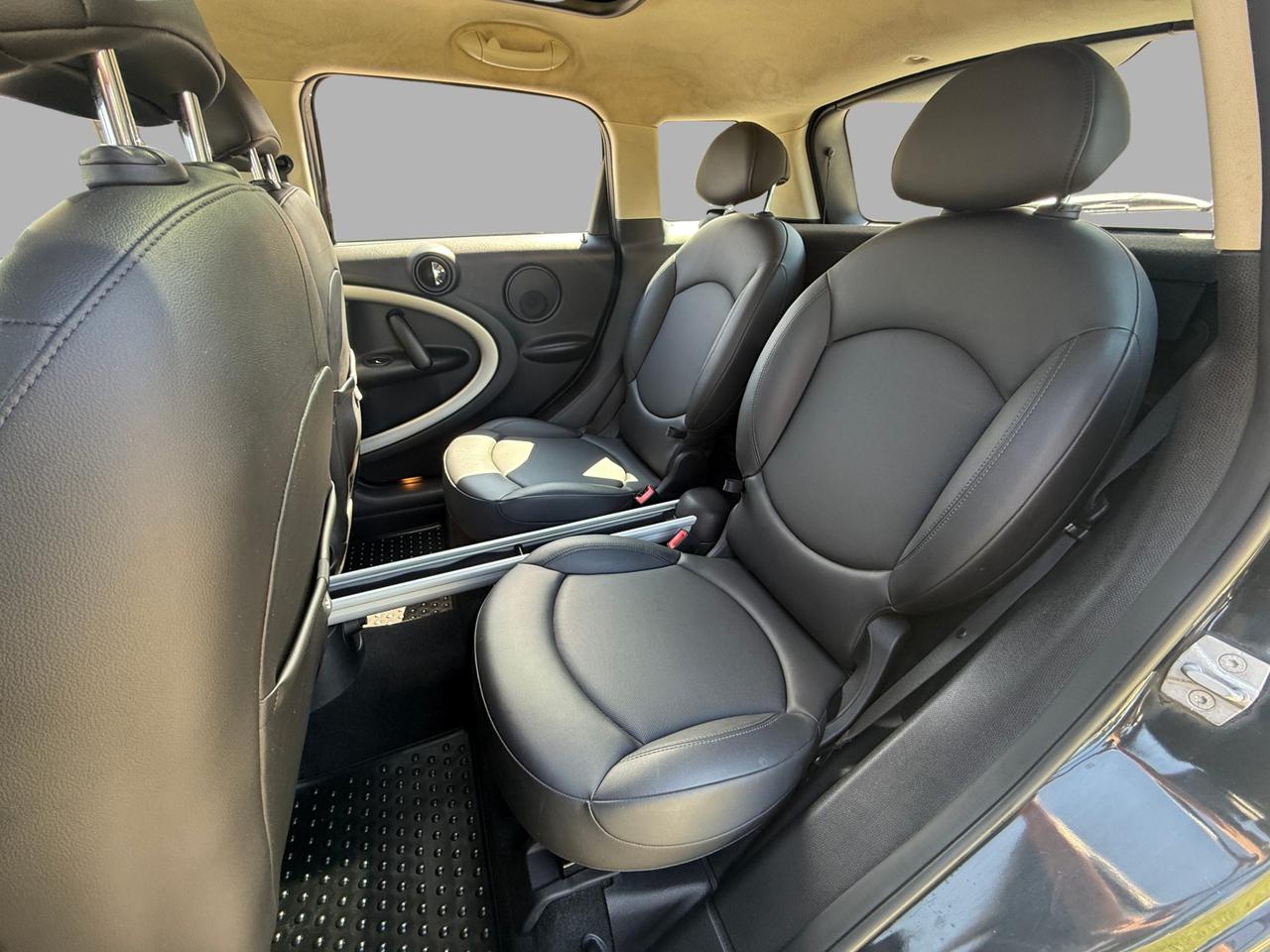 2011 MINI Cooper Countryman FWD 4dr Photo