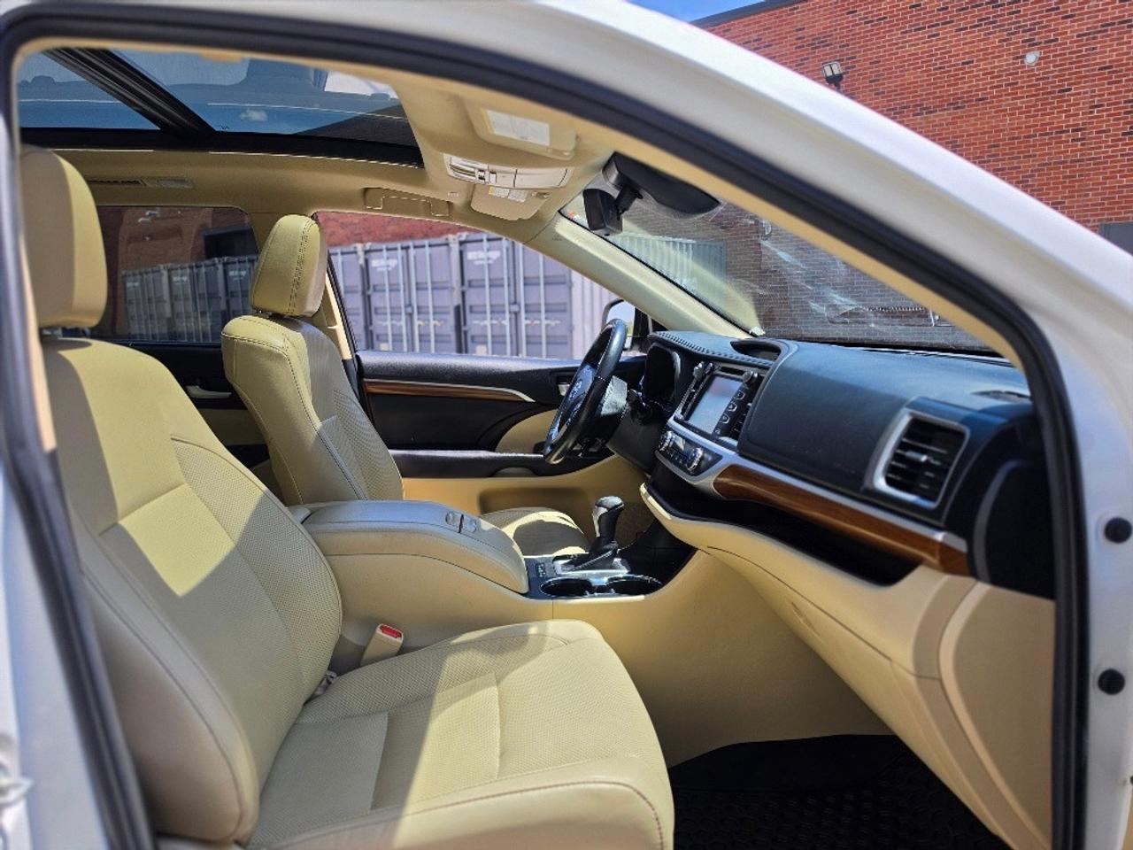 2019 Toyota Highlander AWD LIMITED-7 PASSENGER-FULLY LOADED-CERTIFIED Photo