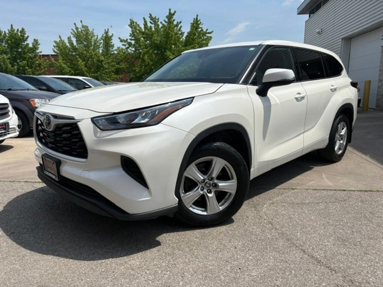 2020 Toyota Highlander LE AWD-8 PASSENGER-CLEAN CARFAX-CERTIFIED Photo0