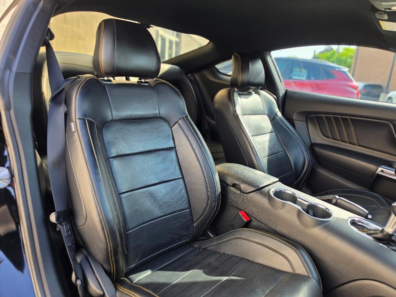 2016 Ford Mustang GT 5.0L V8 LEATHER-NAVI-CAMERA-REMOTE START-AUTO!! Photo